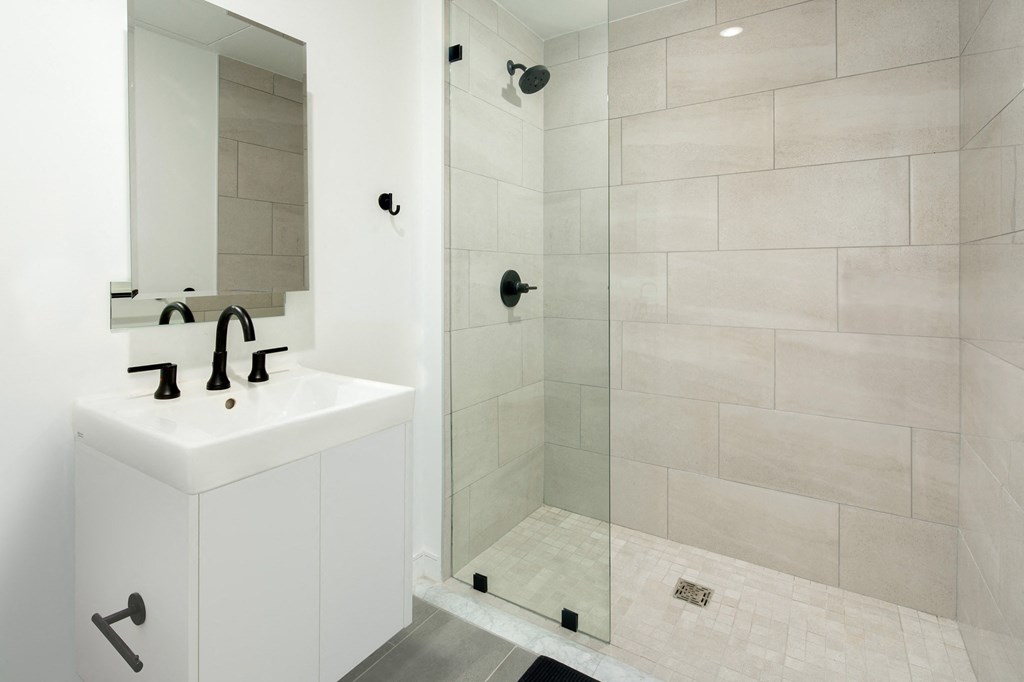 Private XL Bathroom at Miles at Harvard, Los Angeles, 90020