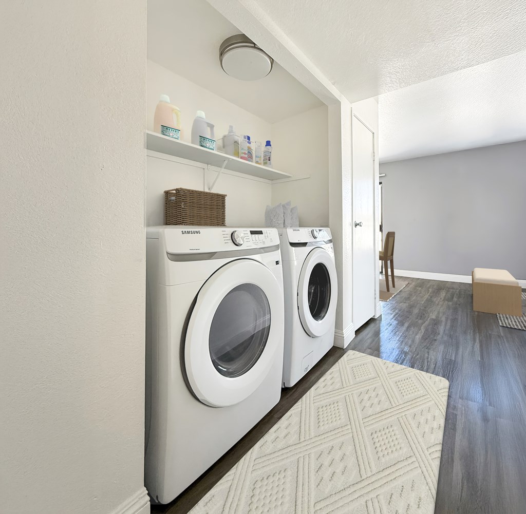 Laundry Room at Broadview Apartments, San Bernardino, 92407