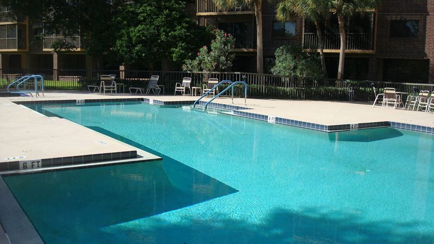 Swimming Pool at Hampton Apartments in Clearwater, FL - Photo Gallery 1