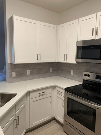 Kitchen Appliances at Mainstreet Apartments, Clearwater, 33756