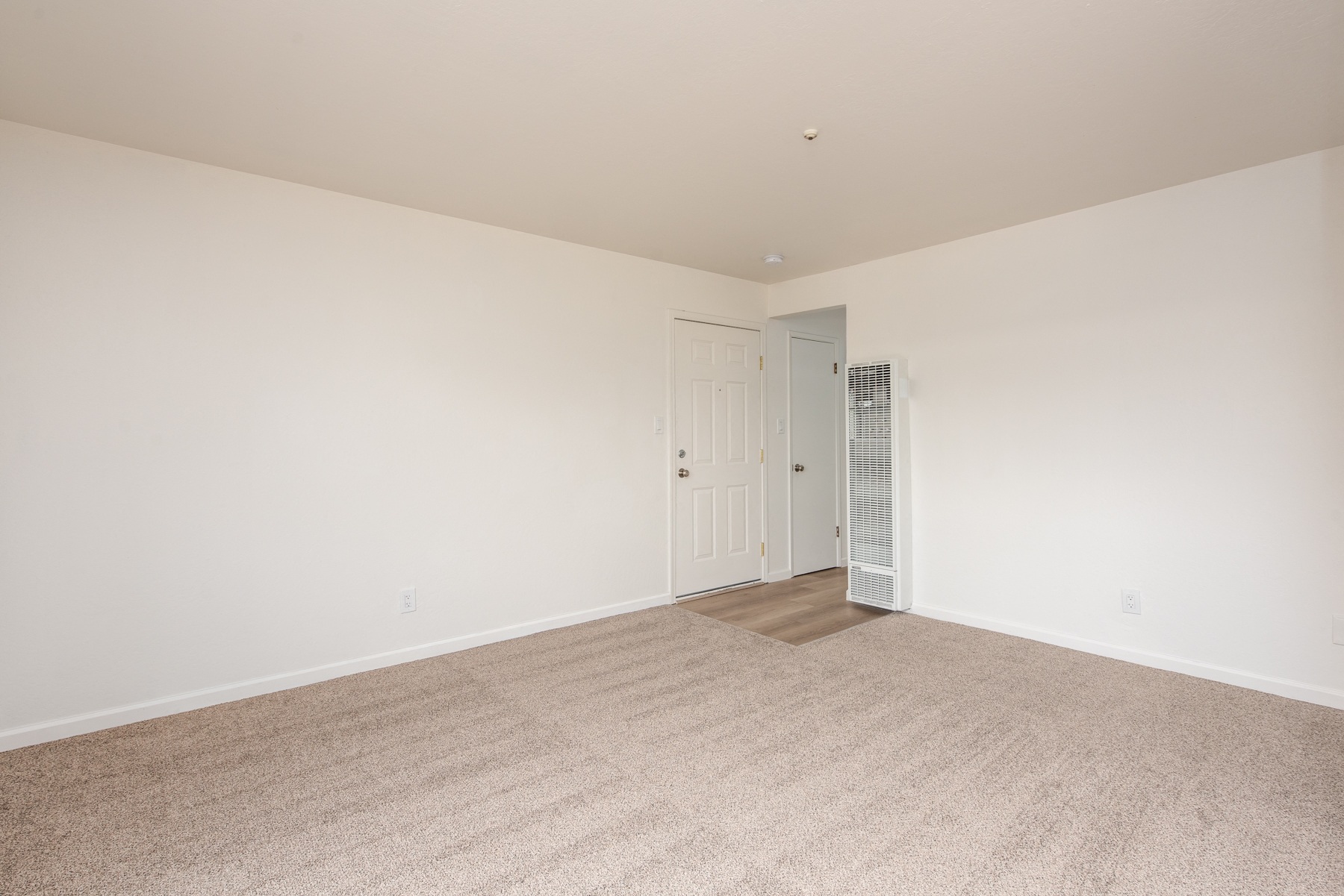 Los Robles Apartments