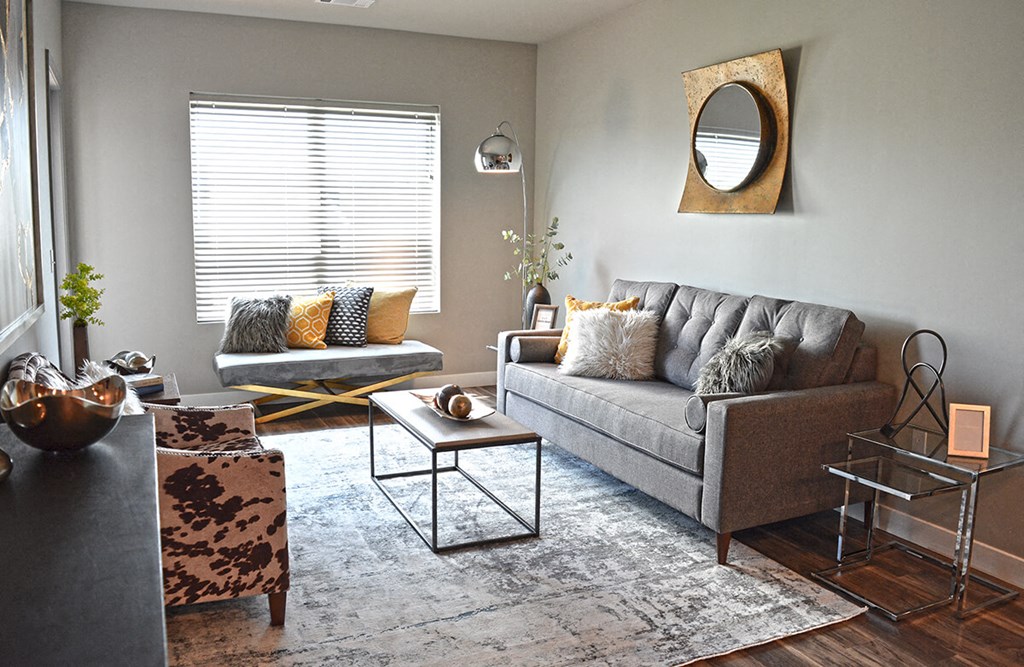 Living room at 5300 Centre, Missouri