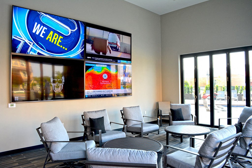 Pool deck at 5300 Centre, Missouri, 63376