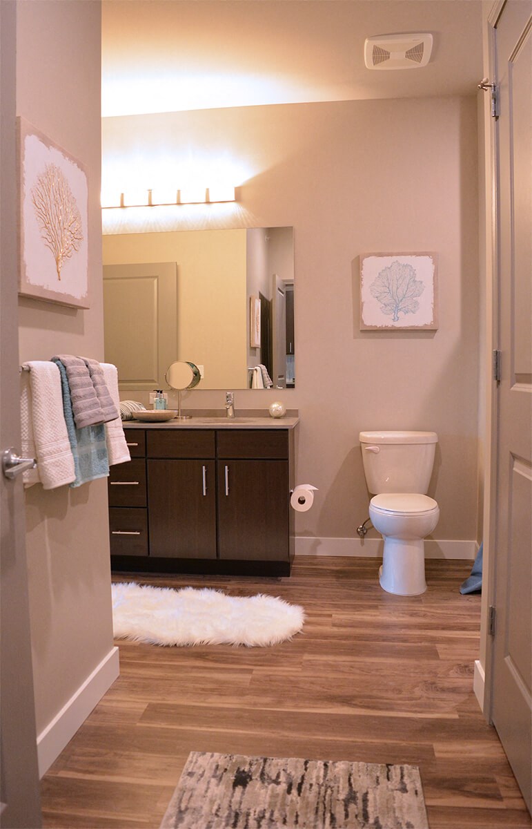 Bath at 5300 Centre, St. Peters