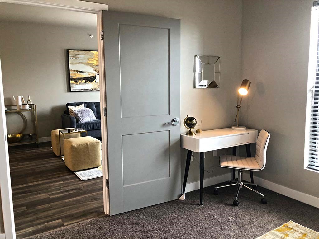 Interior with mirror at 1400 Russell Apartments, Saint Louis, 63104