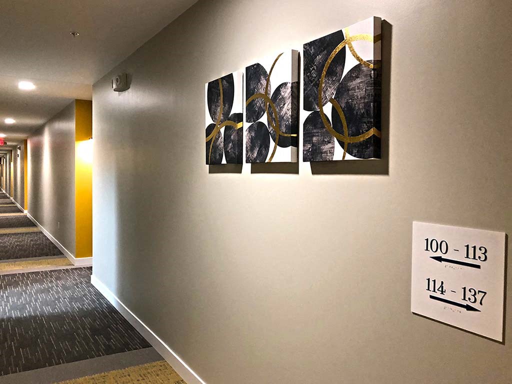 Decor at 1400 Russell Apartments, Missouri