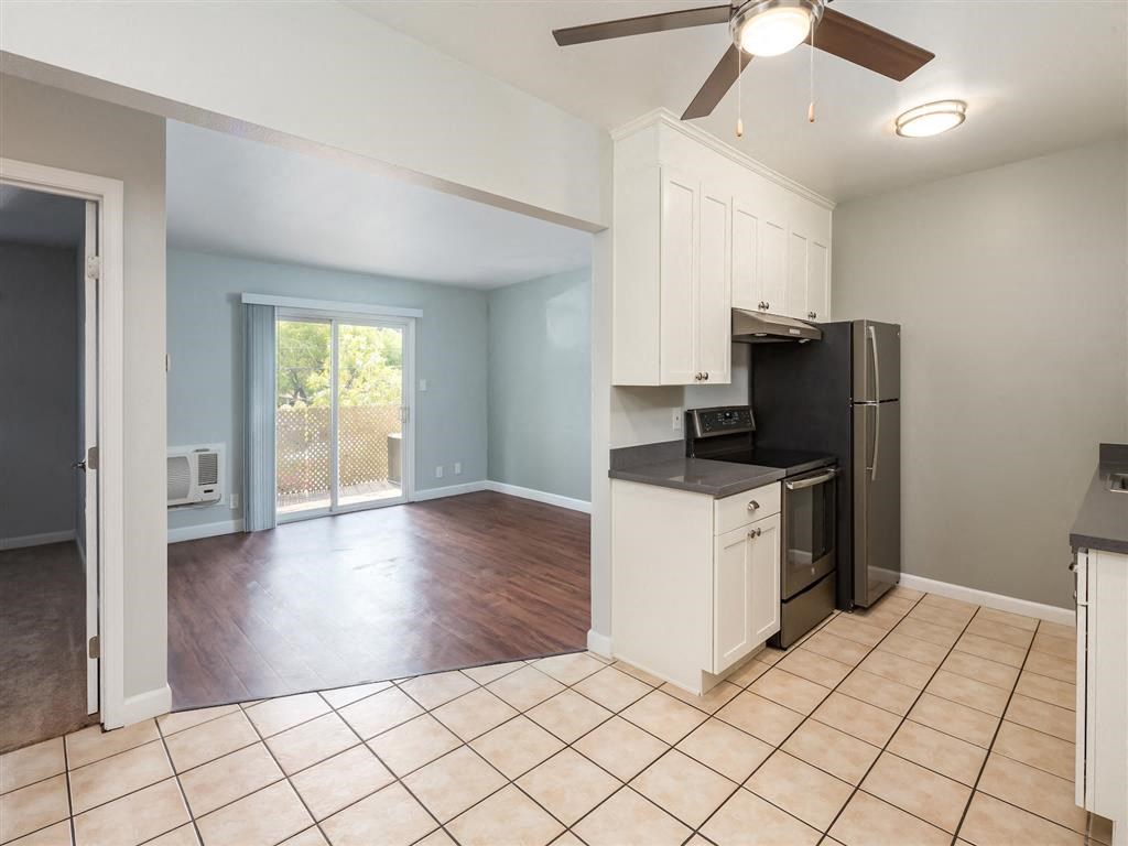 Kitchen & Living Area