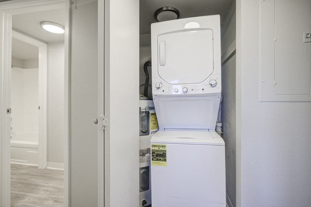 Majestic Bay Stacking Washer/Dryer