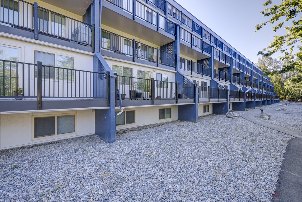 Majestic Bay Exterior