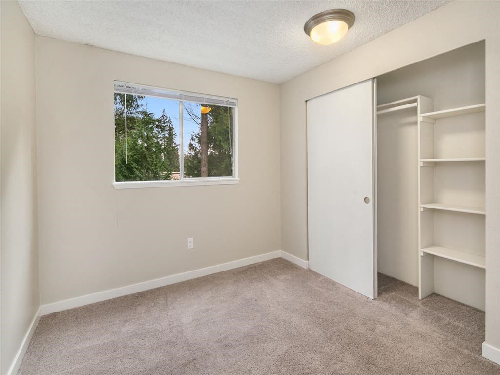 Bedroom with Closet Organizer