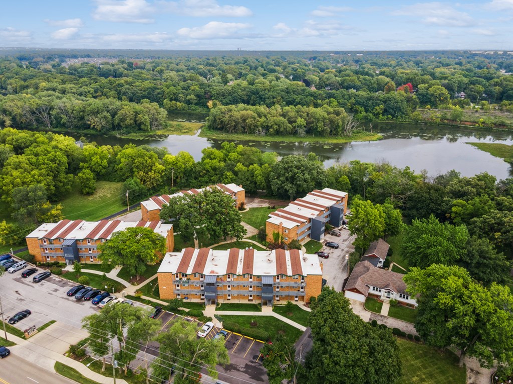 Aerial view of Building at River Oaks, North Aurora, 60542