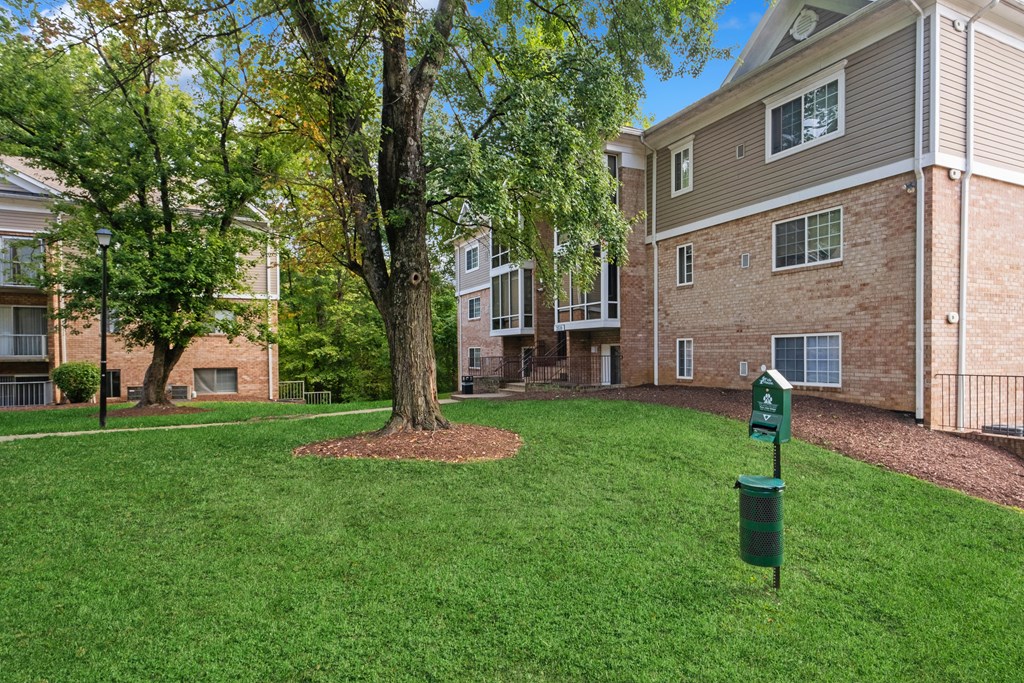 Courtyard at Briarwood Apartments, Dumfries