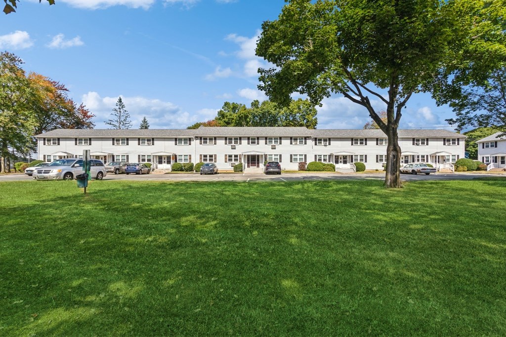 Fox Hill Commons apartment buildings with landscape at Fox Hill Commons, Vernon