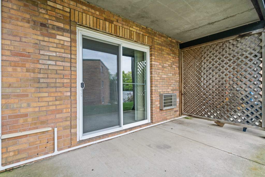 Outdoor at River Oaks, North Aurora, IL, 60542