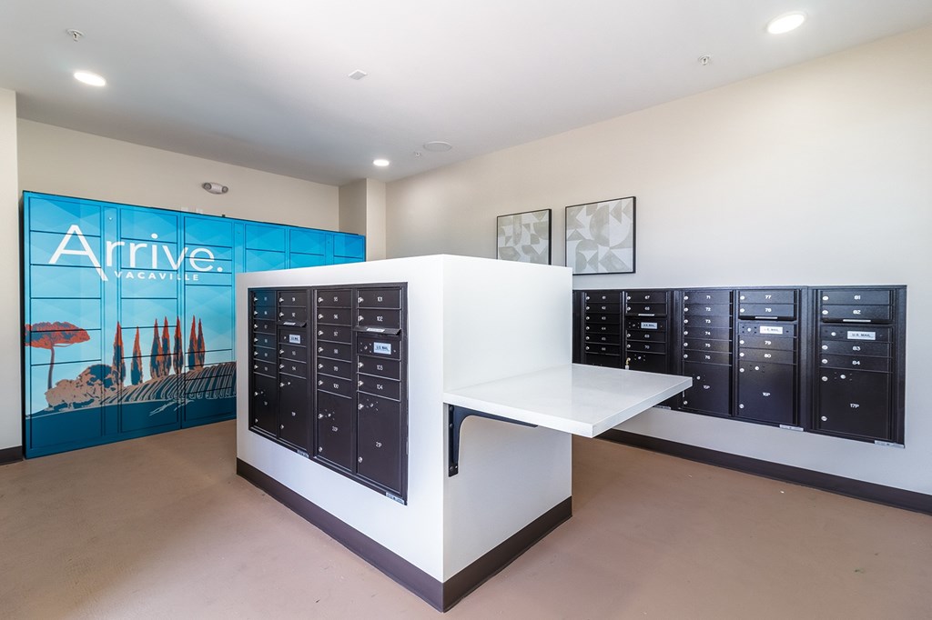 Mail room with Parcel lockers