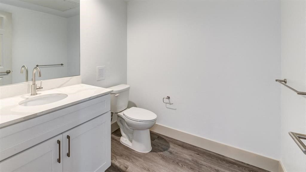 Bathroom With Bathtub at Arrive Los Carneros II, Goleta