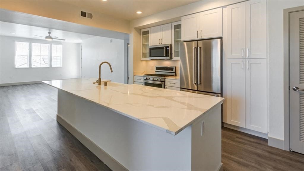 Sink And Faucet at Arrive Los Carneros II, California
