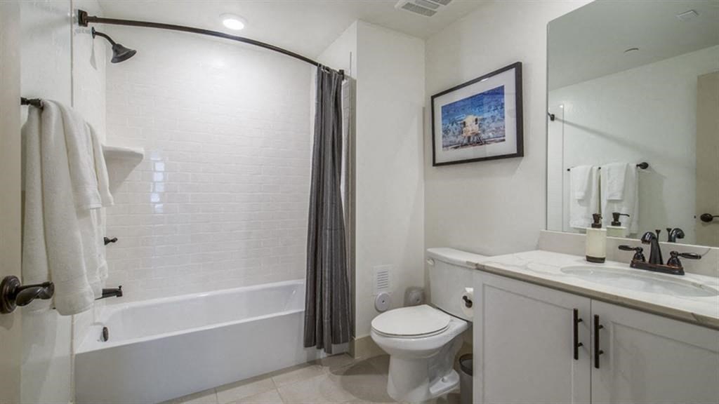 Modern Bathroom Fittings at Arrive Los Carneros, Goleta