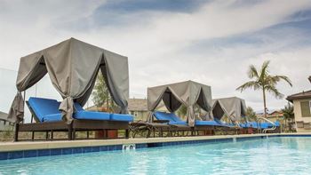 Los Carneros Poolside Cabana