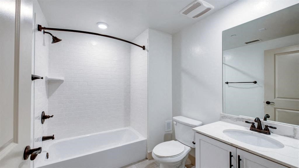 Large Soaking Tub In Bathroom at Arrive Los Carneros, California, 93117