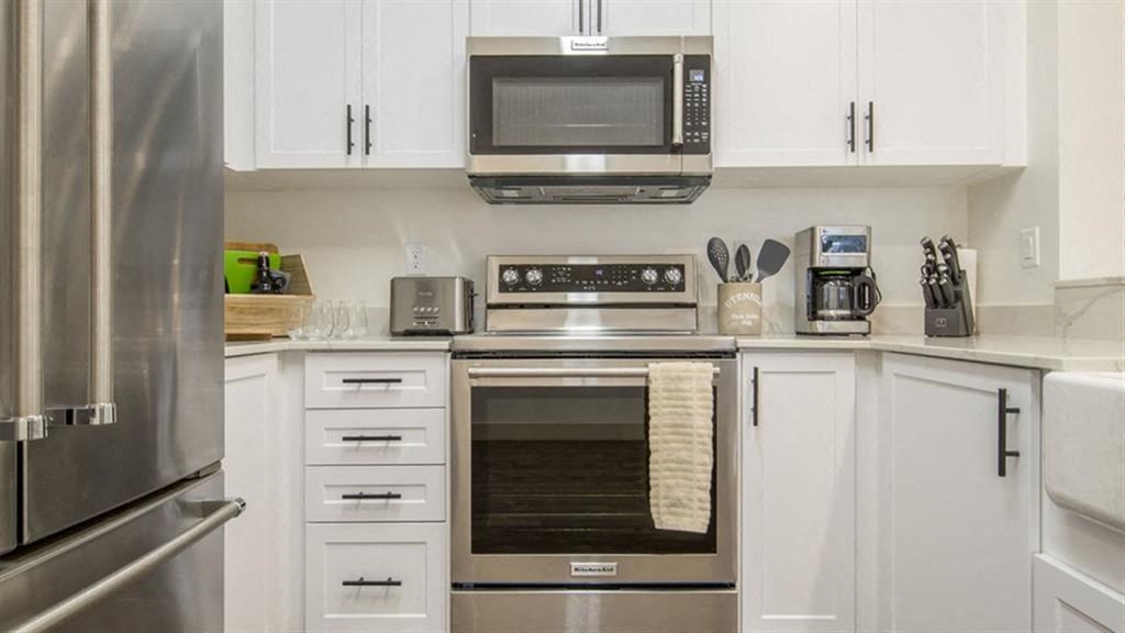 Kitchen Appliances at Arrive Los Carneros, Goleta, California