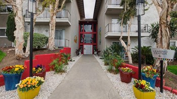 160 W Big Springs Rd 1-2 Beds Apartment for Rent - Photo Gallery 3