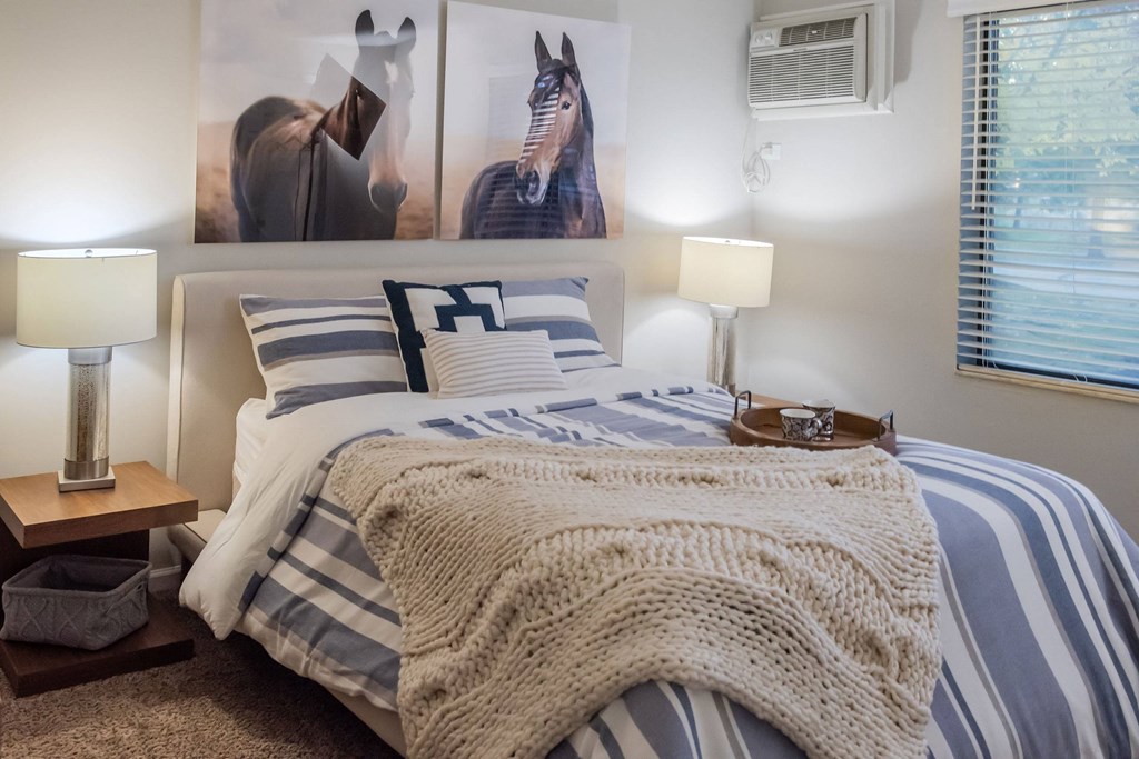 a bedroom with a bed in a room at Fifteen 98 Naperville, Naperville, IL, 60563