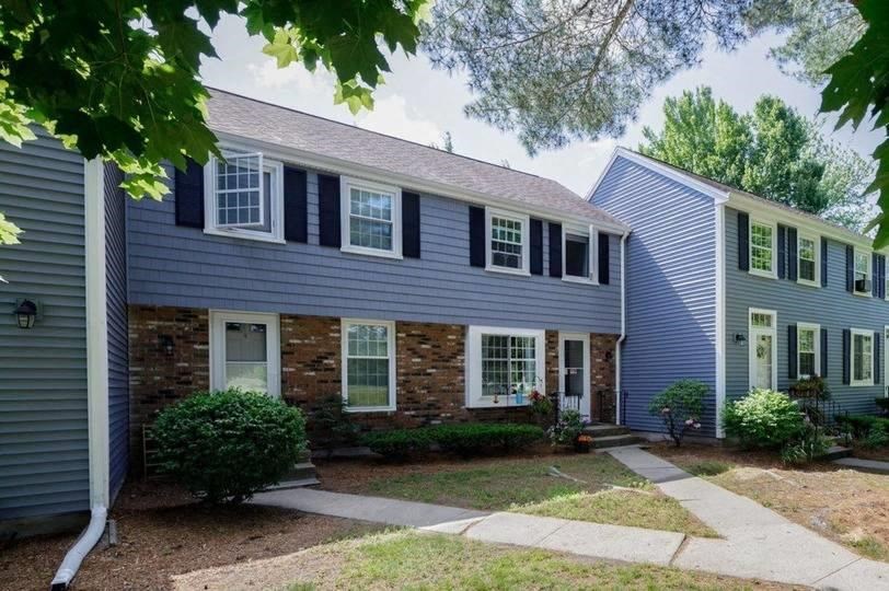 Property Exterior at Arbor Commons, Ellington, Connecticut