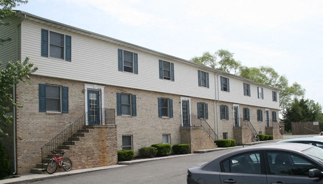 exterior view and parking area at Fort Collier Terrace, Winchester Virginia