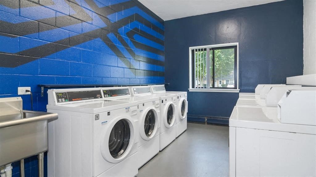 Laundry Room at ReNew Aurora, Aurora, IL