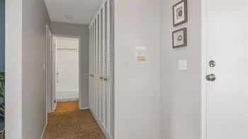 2000 W Illinois Avenue 1-2 Beds Apartment for Rent - Photo Gallery 6