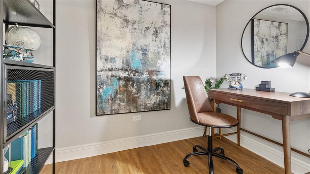 Study Table at Renew Five Ninety Five, Illinois