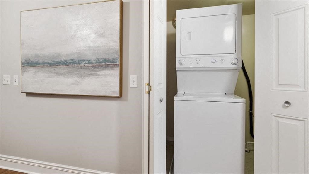 Washer Dryer at Renew Five Ninety Five, Des Plaines, 60016