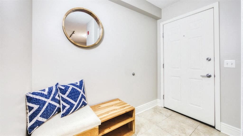 Sitting Area at Renew Five Ninety Five, Des Plaines, IL, 60016