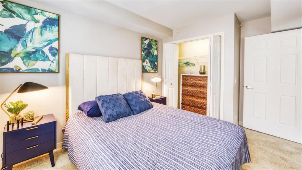 Bedroom With Closet at Renew Five Ninety Five, Illinois, 60016