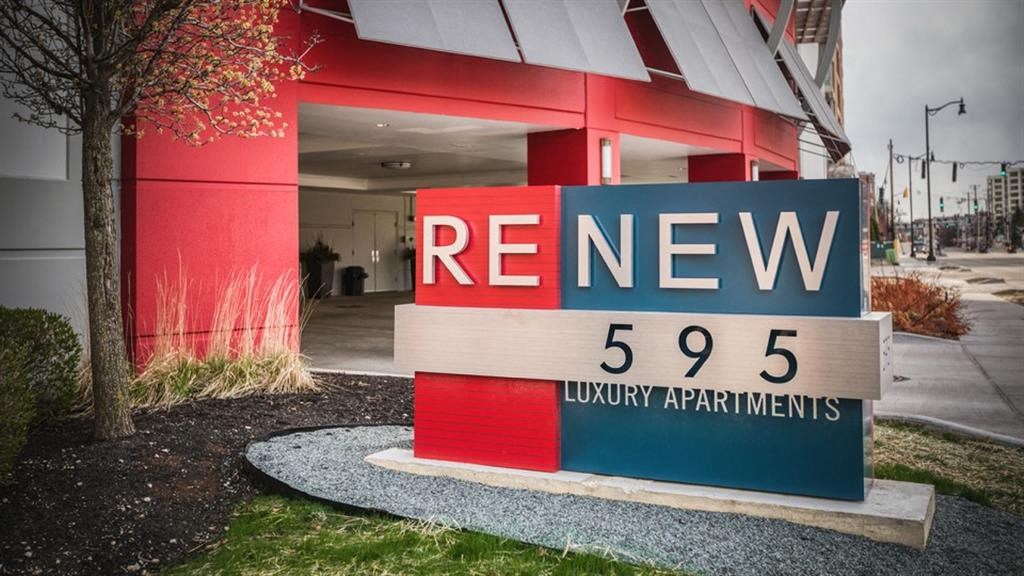 Property Signage at Renew Five Ninety Five, Des Plaines, 60016