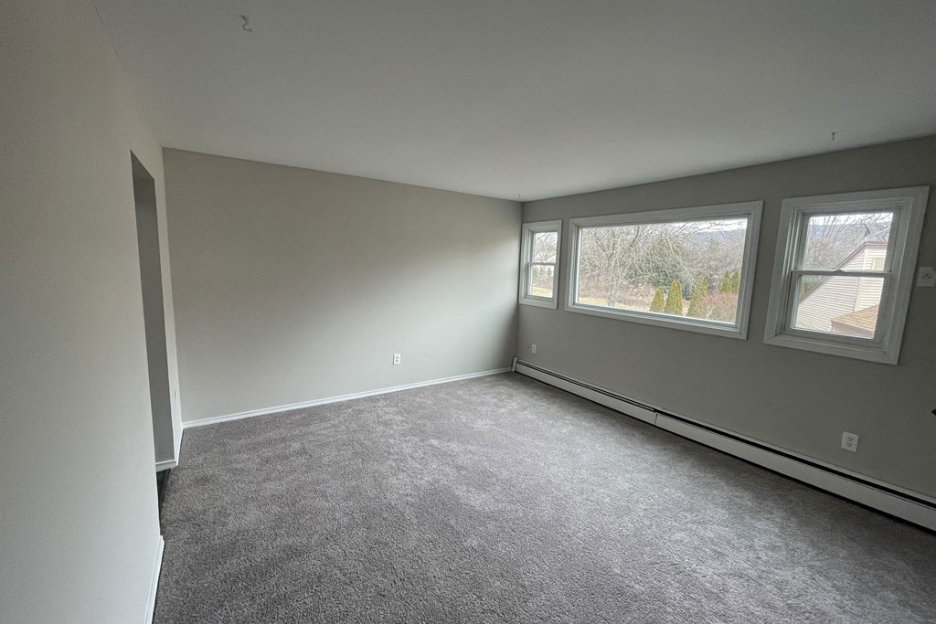 Bedroom at The Flats at Talcott, Weatogue, Connecticut, 06089