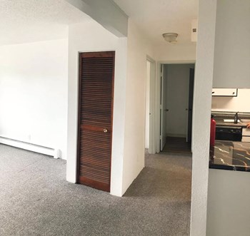apartment interior at Kings Court - Photo Gallery 4
