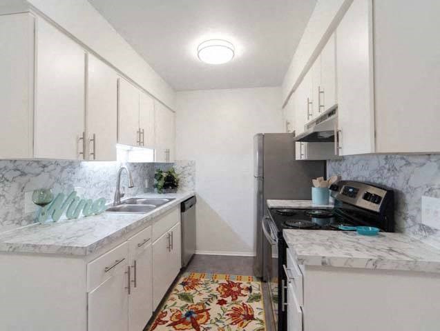 Kitchen at The Ivanhoe Apartments, Ann Arbor, Michigan