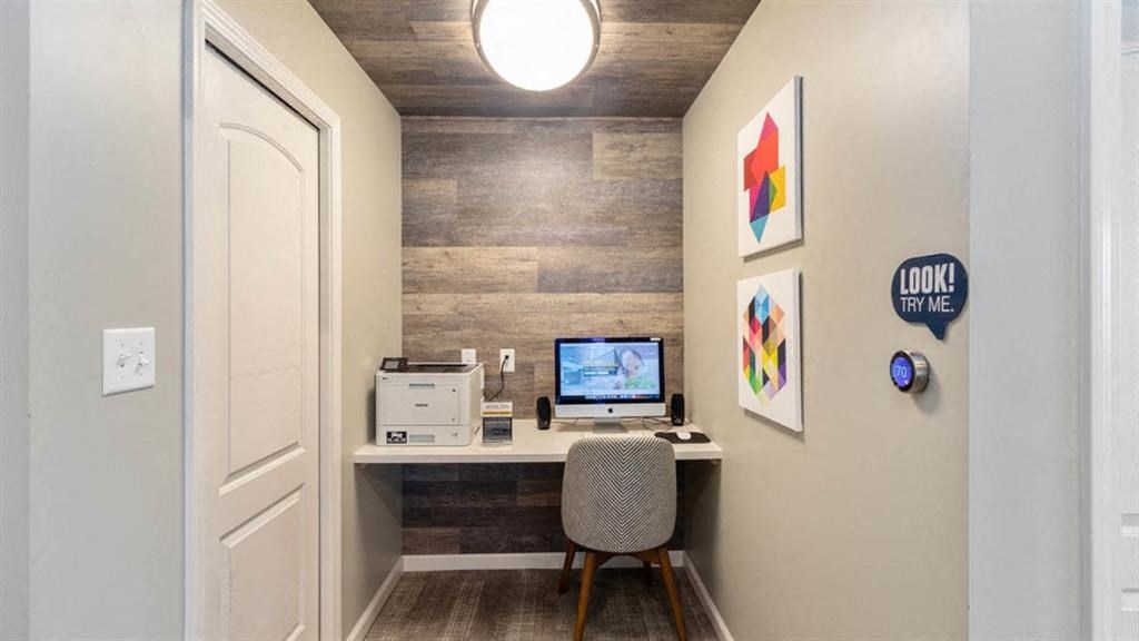 Work Space at The Avalon Apartment Homes, Missouri, 63017