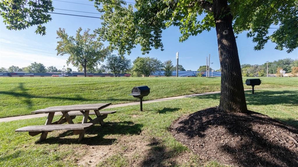Picnic And BBQ at The Avalon Apartment Homes, Chesterfield