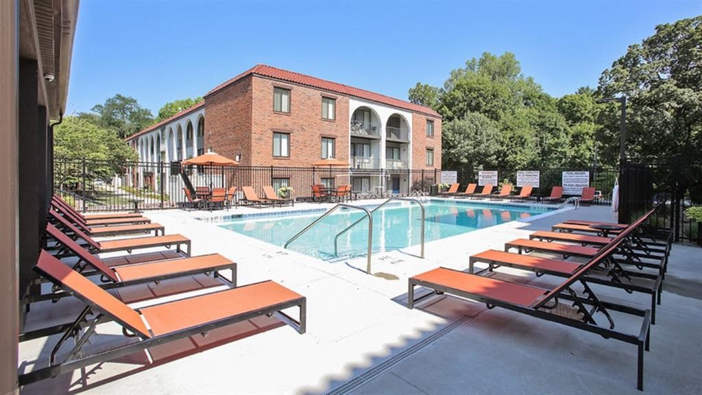 Poolside Relaxing Chairs at The Magnolia Apartment Homes, Missouri, 63017