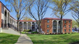 Green Outdoor at The Magnolia Apartment Homes, Chesterfield, MO, 63017