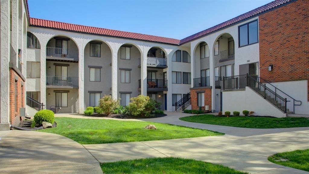 Green Outdoor at The Magnolia Apartment Homes, Chesterfield, MO