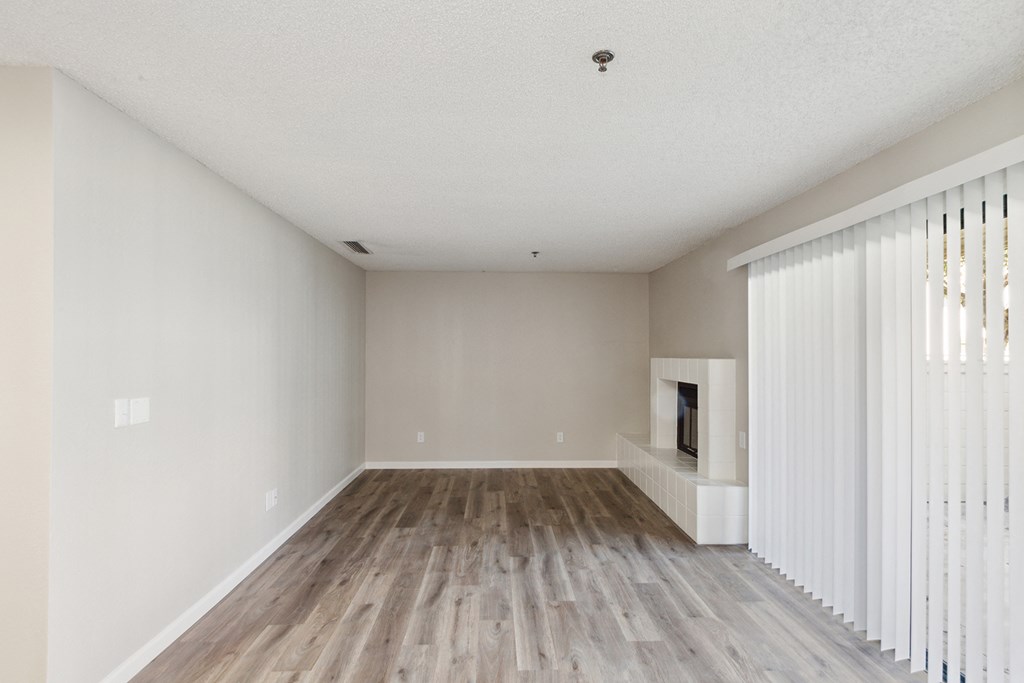 Vacant Living Area at ReNew on Summerfield, Vacaville, 95687