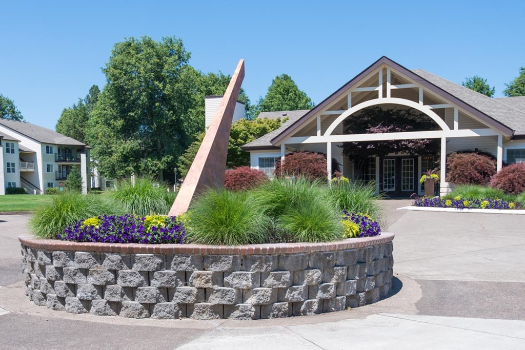 the building in which the resort is located at Sundial Apartments, Oregon, 97070