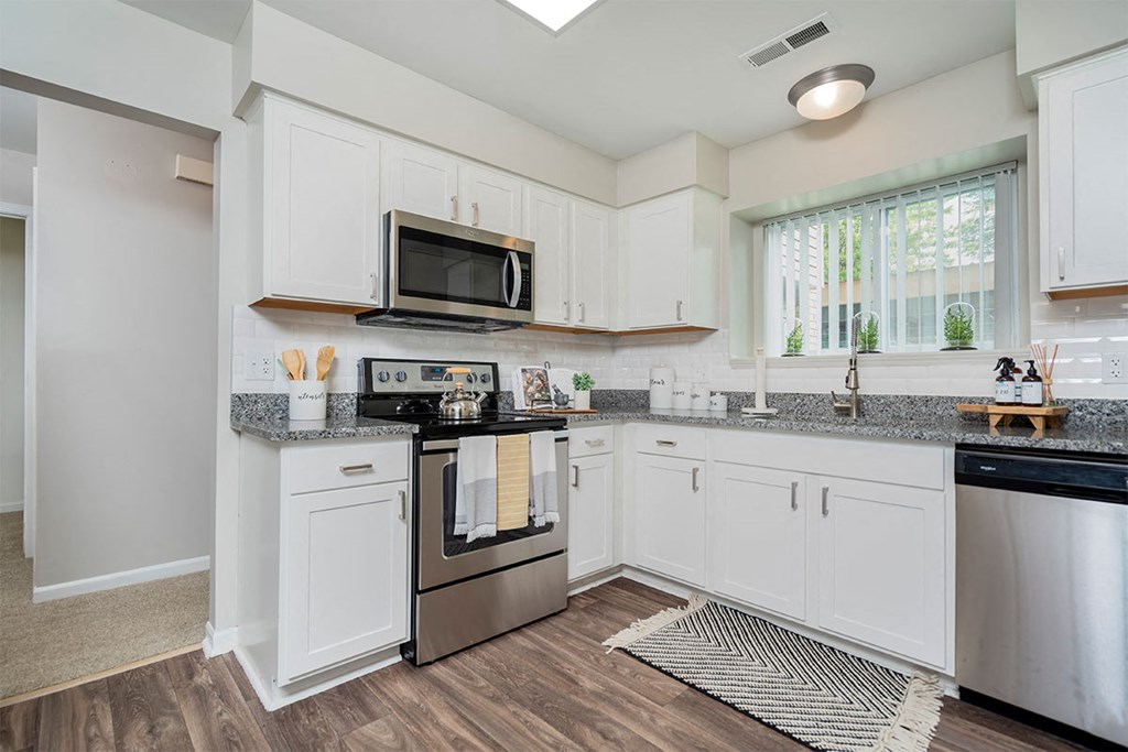 Fully Equipped Kitchen at Ascent at Farmington Hills, Farmington Hills, Michigan