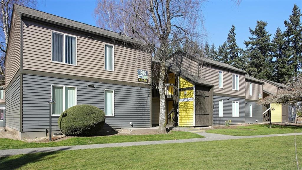 Green Outdoor at The Clubhouse at Port Orchard, Port Orchard, WA, 98366