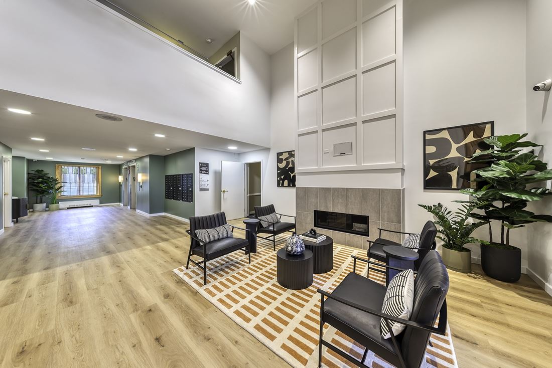 Oak Park City Apartments photo