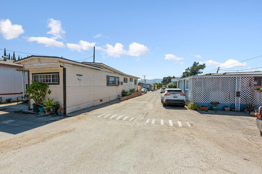 alturas fillmore exterior view